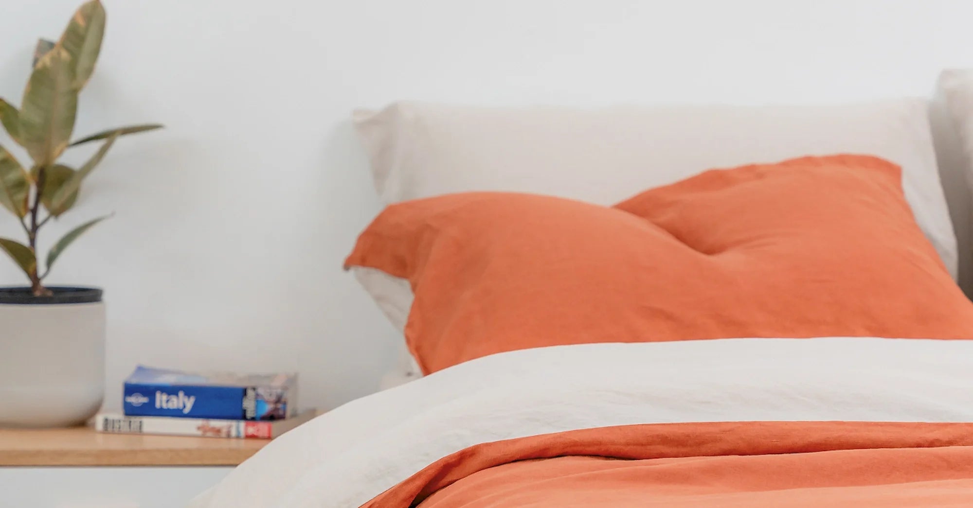 Luxury meets comfort in the Home French Linen Fitted Bed Sheet Set With Duvet Cover And Pillow Case, the best pillow for neck pain and side sleepers in Singapore, offering cloud-like hotel-grade support.